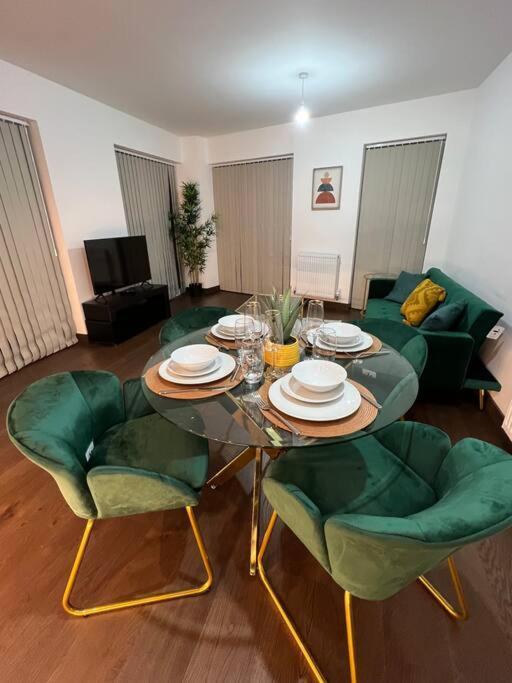 Lux One Bedroom *